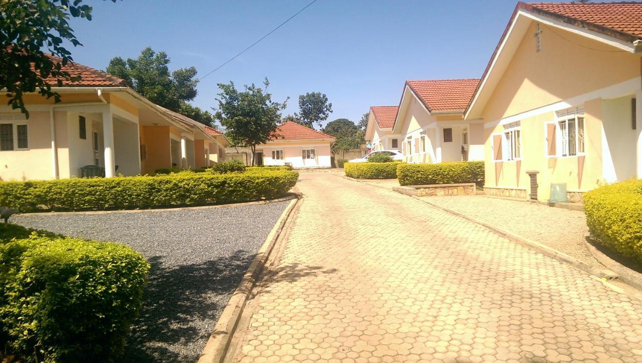 Corinya Serviced Apartments Entebbe Kültér fotó