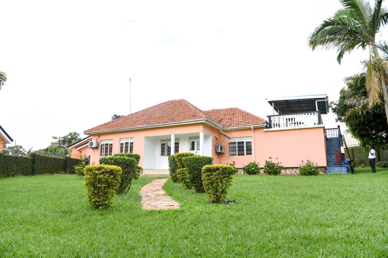 Corinya Serviced Apartments Entebbe Kültér fotó