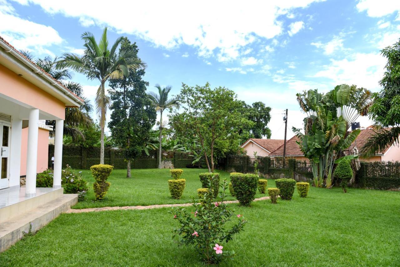 Corinya Serviced Apartments Entebbe Kültér fotó