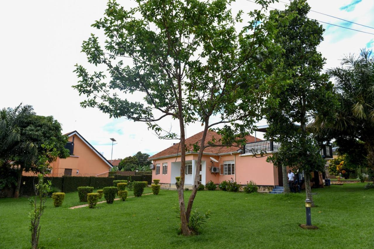 Corinya Serviced Apartments Entebbe Kültér fotó