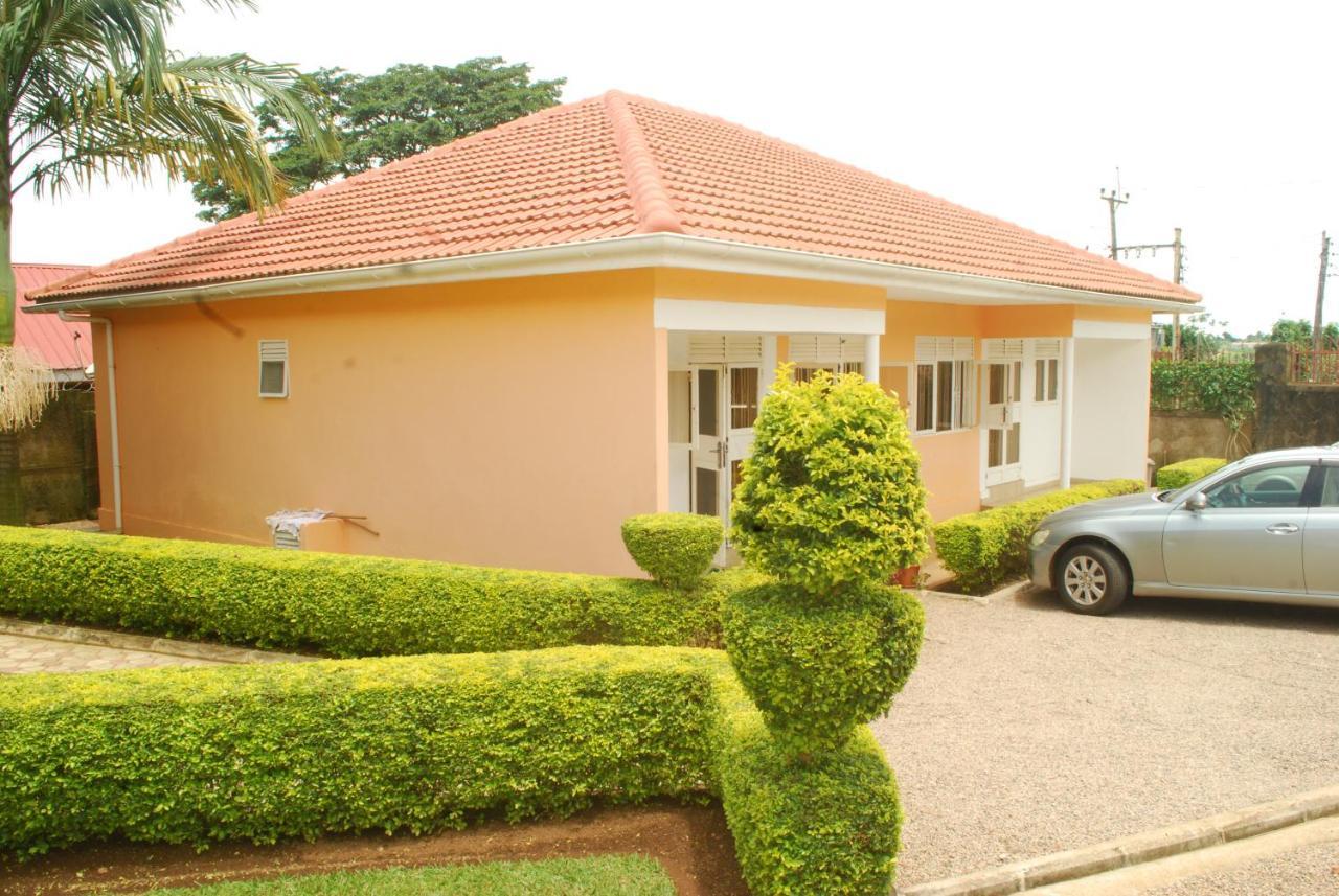 Corinya Serviced Apartments Entebbe Kültér fotó
