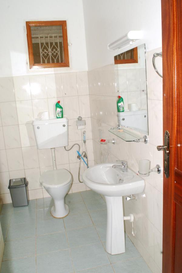 Corinya Serviced Apartments Entebbe Kültér fotó
