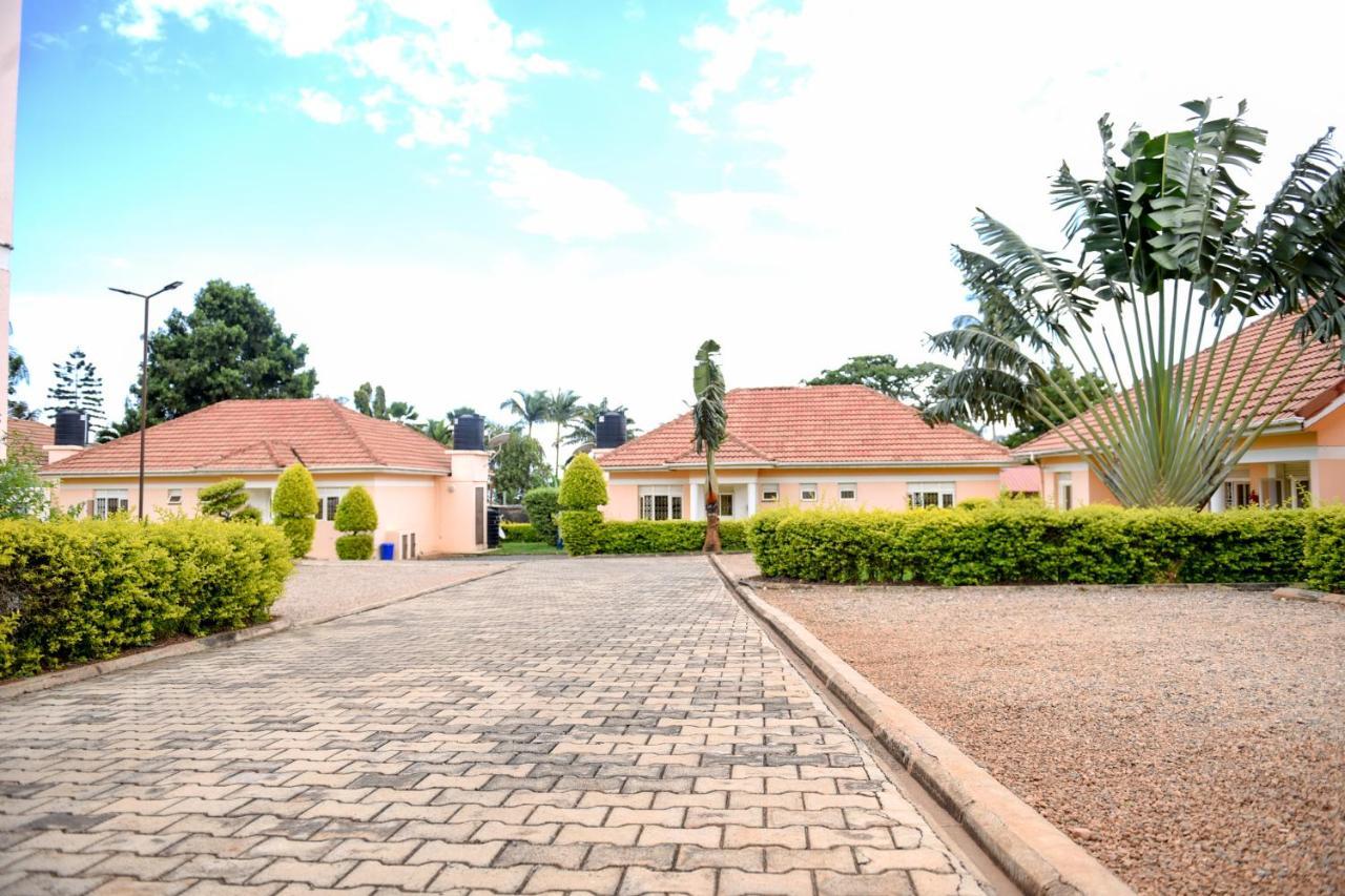 Corinya Serviced Apartments Entebbe Kültér fotó