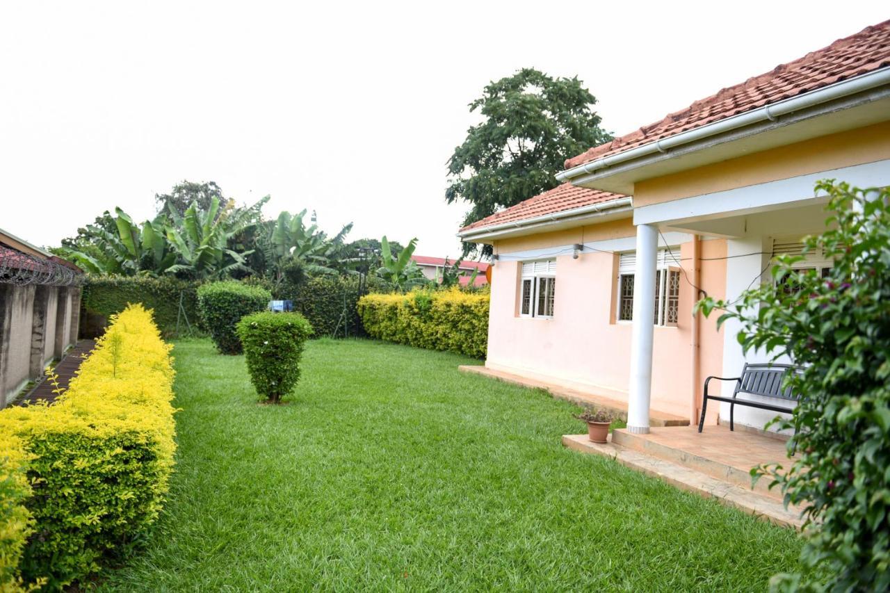 Corinya Serviced Apartments Entebbe Kültér fotó